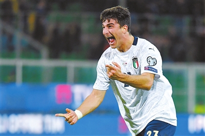 进行民族服 进行民族服