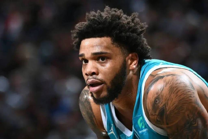 表现得沉着 表现得沉着